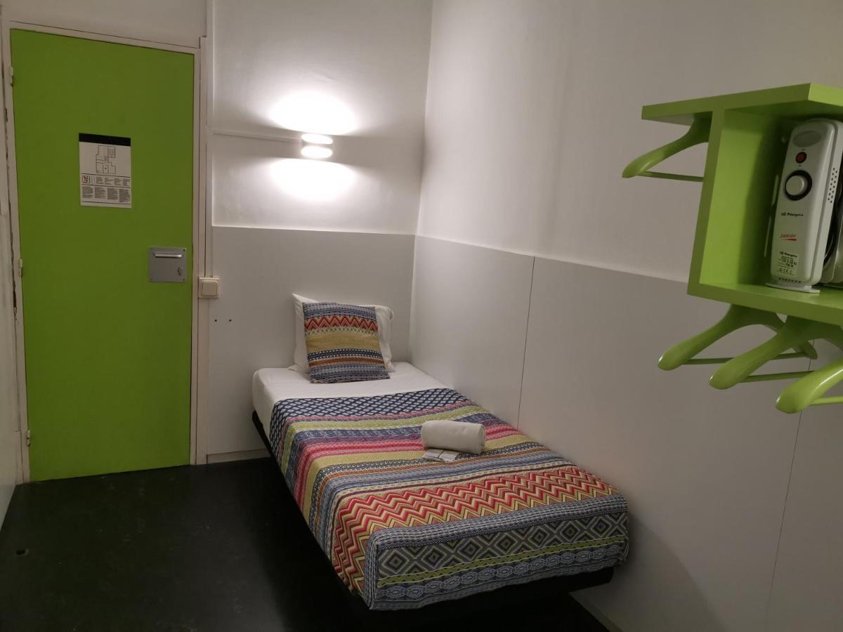Youth Hostel - Central And Basic Universitat Barselona Dış mekan fotoğraf